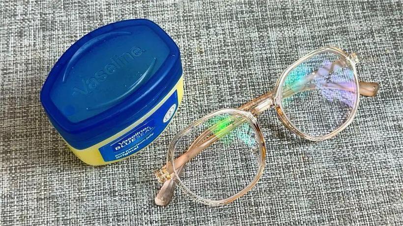 纳米涂层自修复眼镜：镜片划痕自动消失