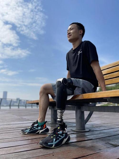 人工肌肉：让假肢拥有真实触感