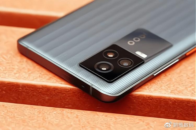 柔性屏设备价格：何时能亲民？​